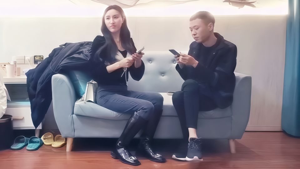 【极品探花】妹子长相很漂亮让人眼前一亮，脱光了那身材太劲爆了